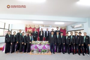 วันพุธ ที่ 14 พฤษภาคม 2568  วิทยาลัยอาชีวศึกษาเขื่องในจัดโครงการปฐมนิเทศนักเรียน นักศึกษาใหม่ ประจำปีการศึกษา 2568  ได้รับเกียรติจากท่าน ดร.นิรันดร์ จันทร์เหลือง เป็นประธานในพิธี พร้อมด้วย นางดวงเดือน จันทร์เหลือง คณะผู้บริหาร ครู บุคลากร และ นักเรียน นักศึกษาใหม่ ร่วมโครงการ ณ ห้องประชุมใหญ่วิทยาลัยอาชีวศึกษาเขื่องใน ในการนี้ประธานในพิธี ได้ให้โอวาทกับนักเรียนนักศึกษาใหม่ พร้อมมอบทุนการศึกษา จากนั้นผู้บริหาร หัวหน้าฝ่าย พบปะนักเรียน นักศึกษาใหม่ เพื่อเตรียมความพร้อมในการเปิดภาคเรียนที่ 1/2568 และแยกพบอาจารย์ที่ปรึกษาตามลำดับ